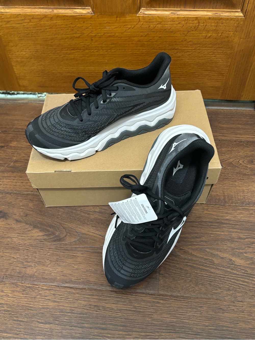 Mizuno Wave Horizon 8 Men's Size 9 Running Shoes New In Box Black
